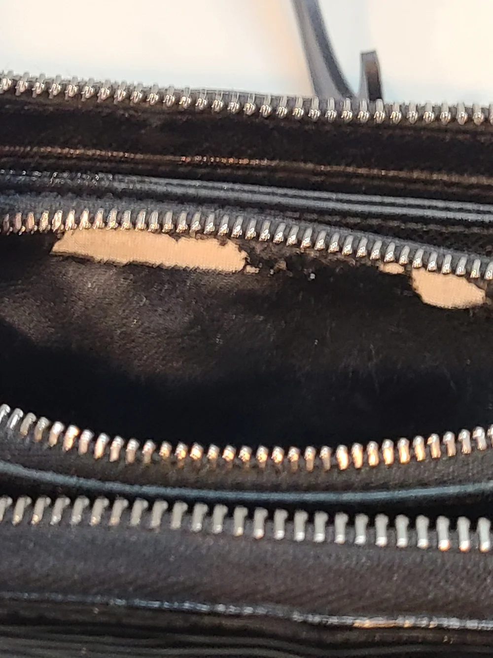 Louis Vuitton Black Patent Epi Leather Zip-Around Wallet Fair
